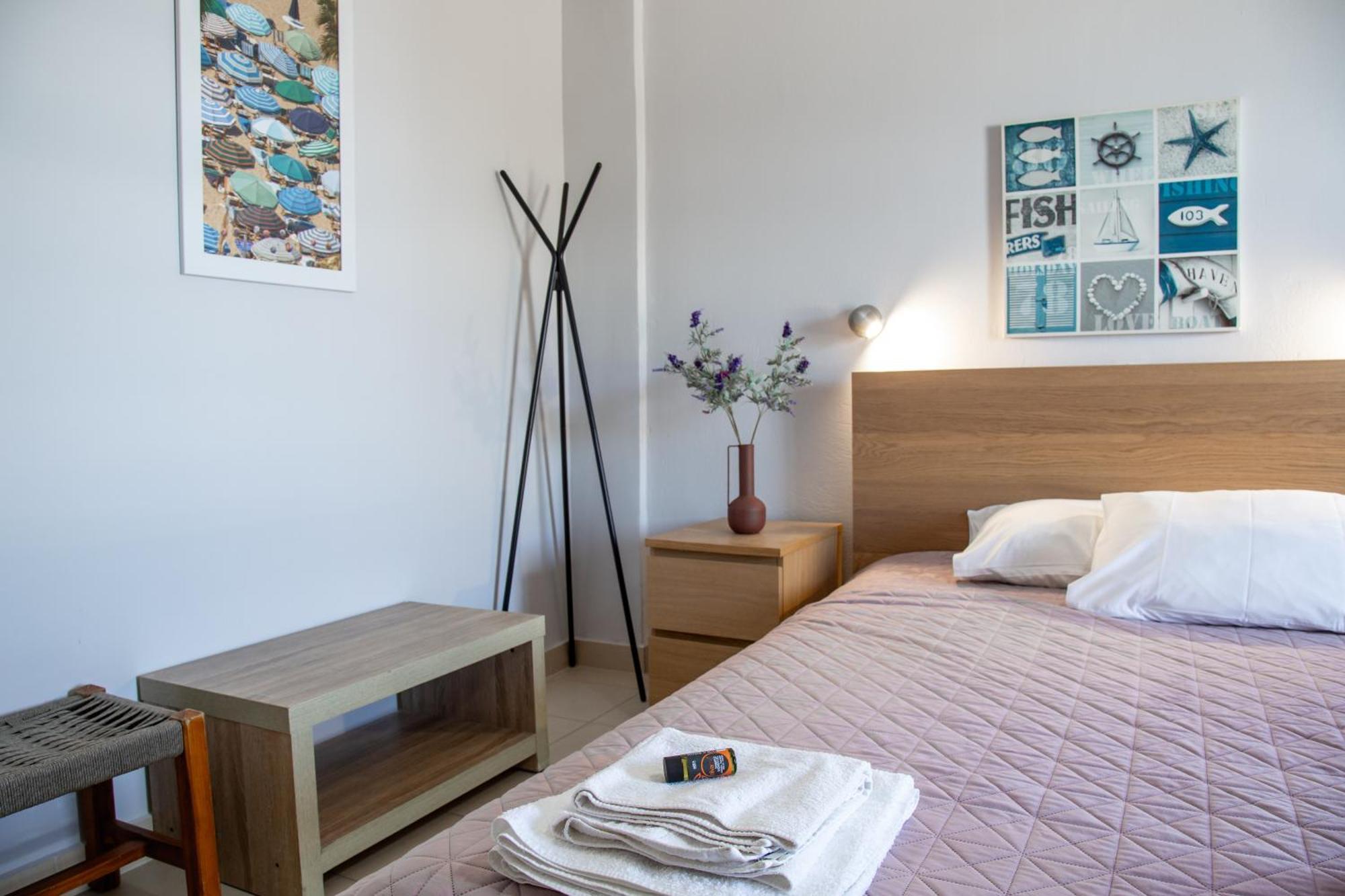 Nefeli Rooms Agia Marina  Екстер'єр фото