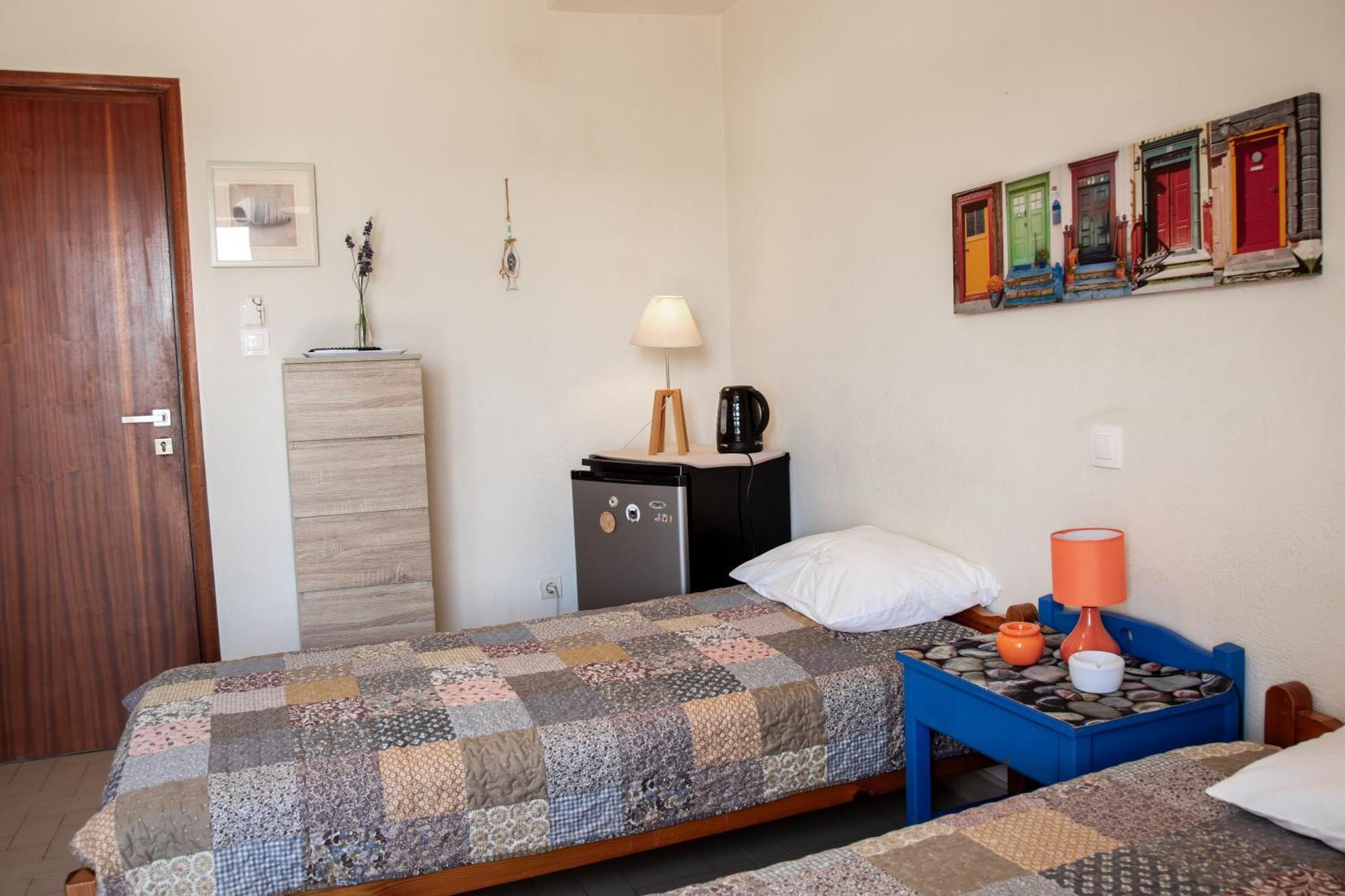 Nefeli Rooms Agia Marina  Екстер'єр фото