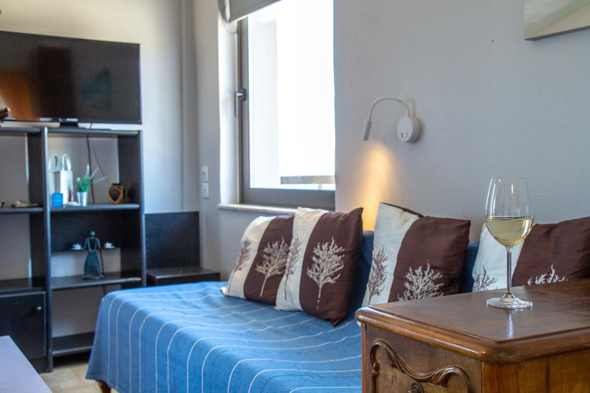 Nefeli Rooms Agia Marina  Екстер'єр фото