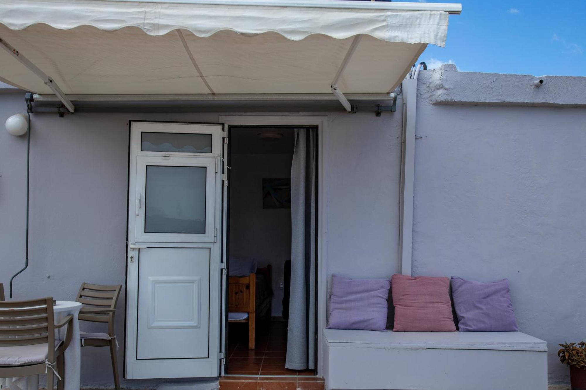 Nefeli Rooms Agia Marina  Екстер'єр фото