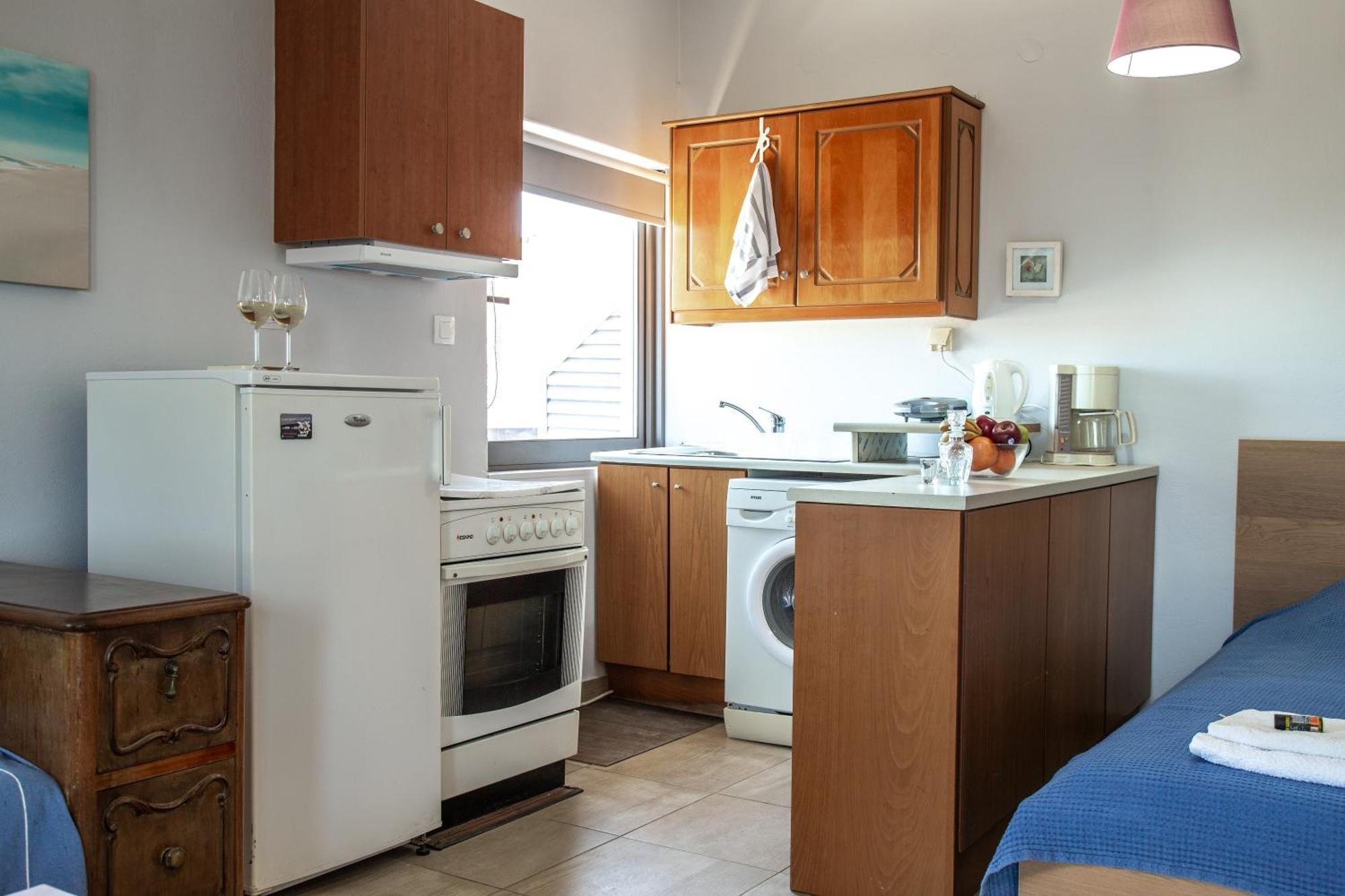 Nefeli Rooms Agia Marina  Екстер'єр фото