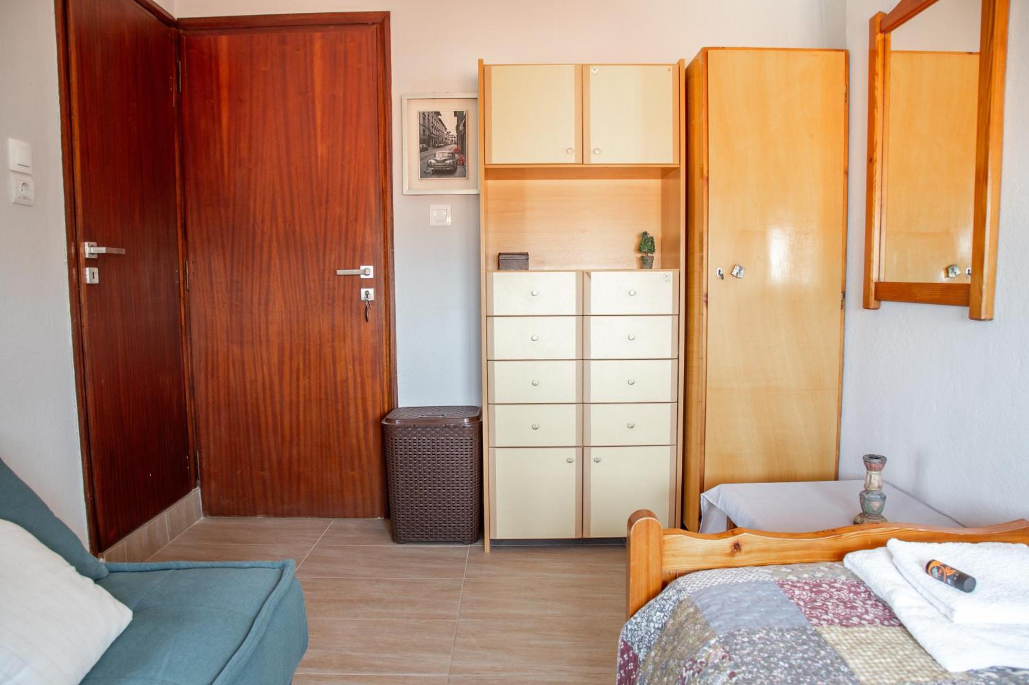 Nefeli Rooms Agia Marina  Екстер'єр фото