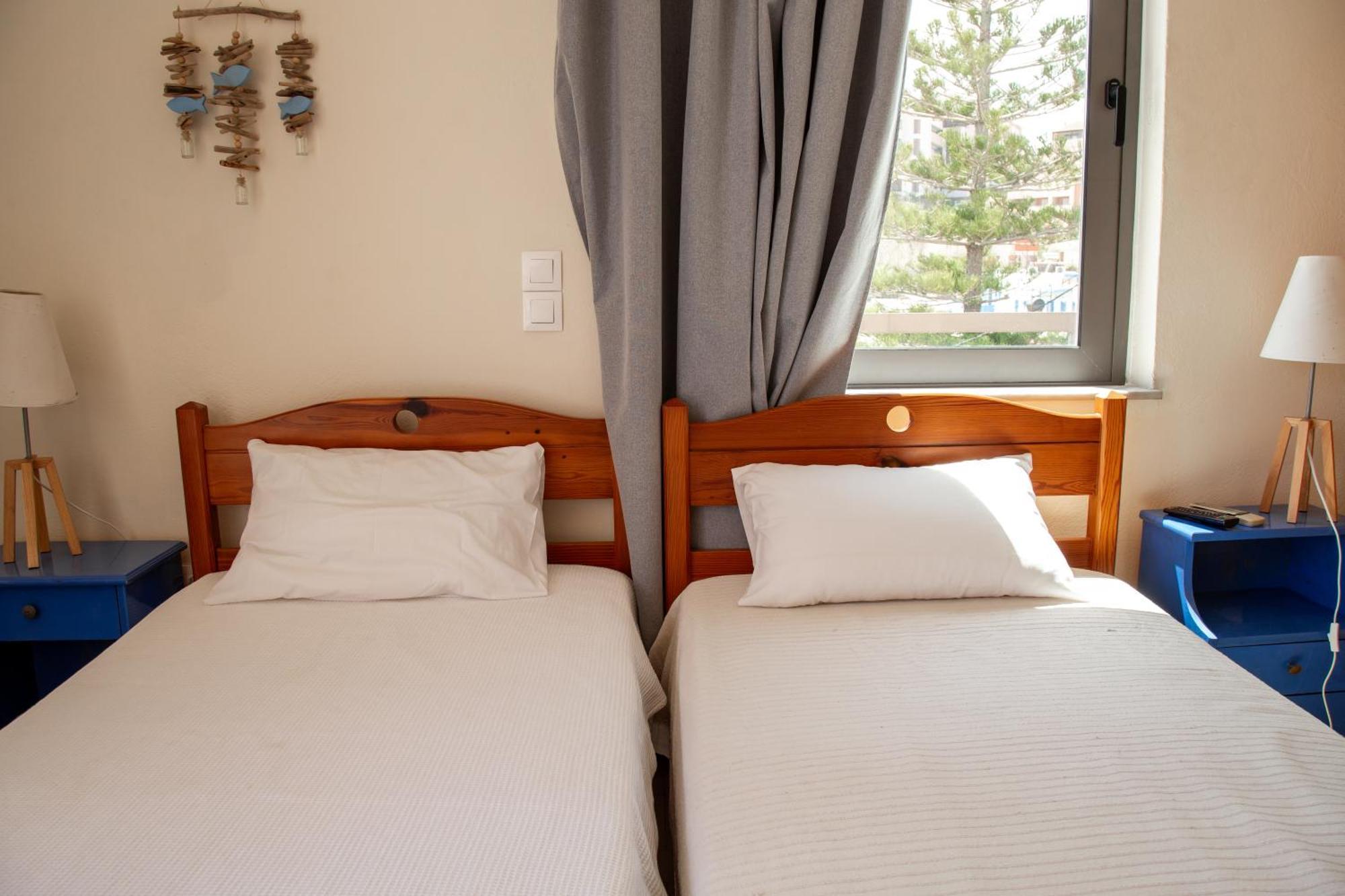 Nefeli Rooms Agia Marina  Екстер'єр фото