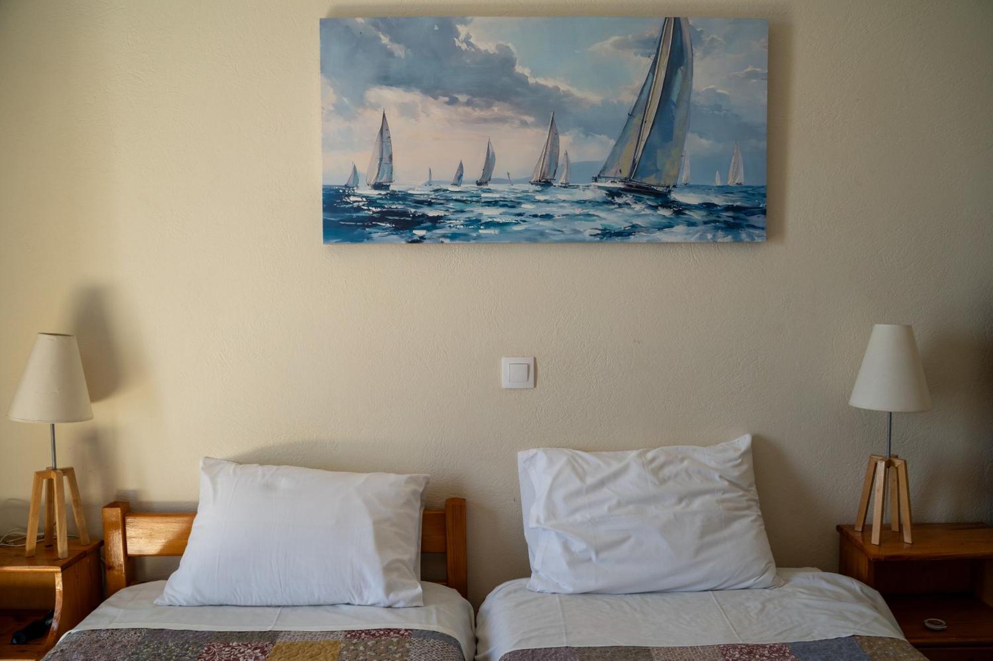 Nefeli Rooms Agia Marina  Екстер'єр фото