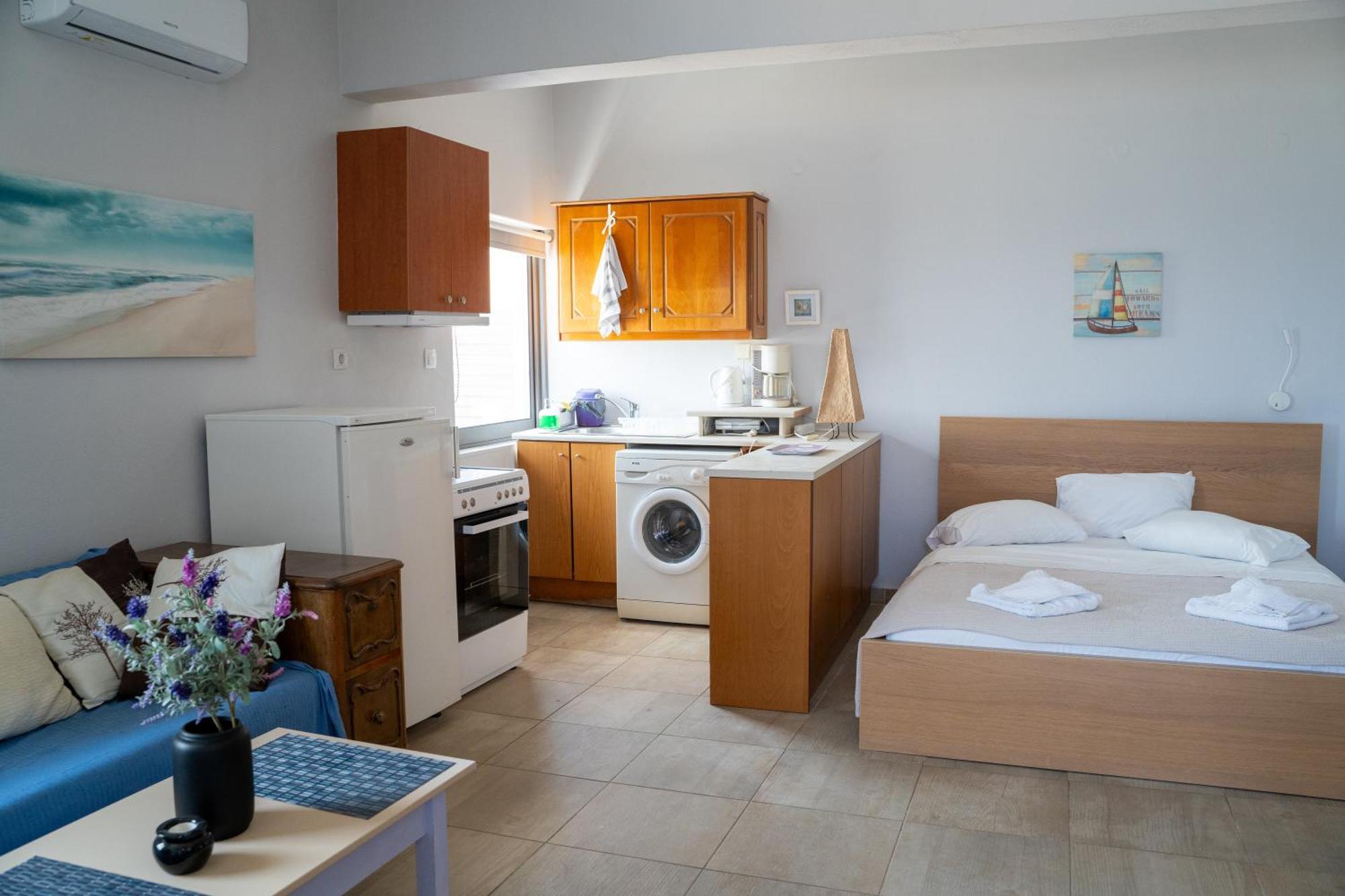 Nefeli Rooms Agia Marina  Екстер'єр фото
