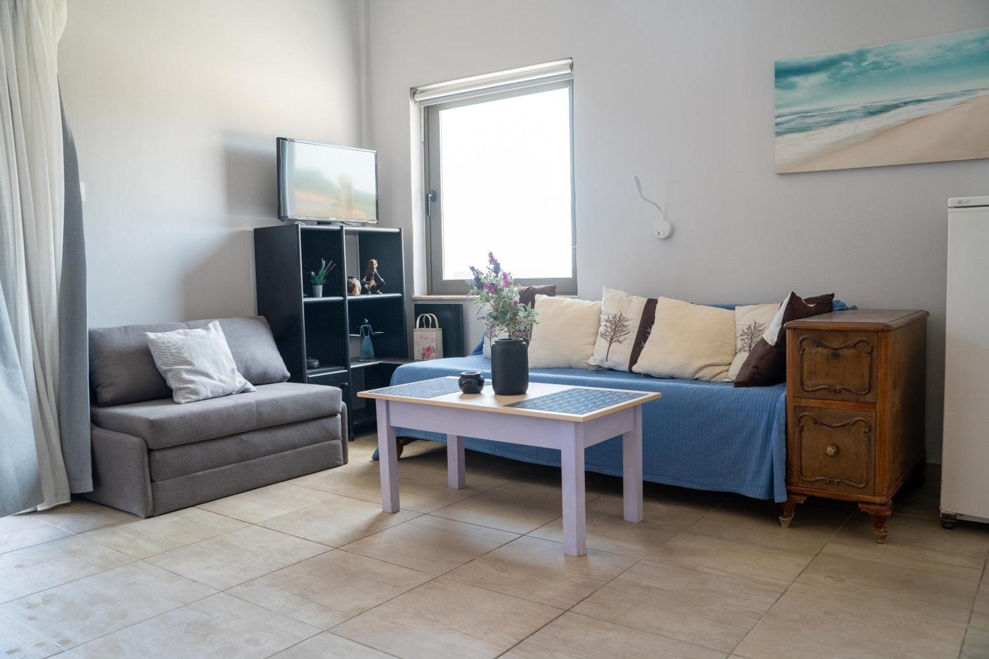 Nefeli Rooms Agia Marina  Екстер'єр фото